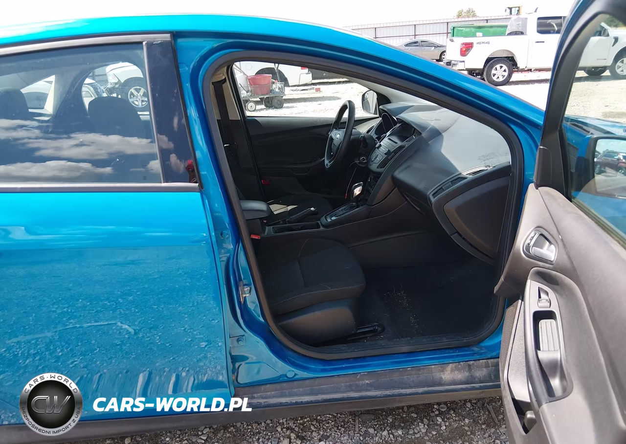 2016 Ford Focus Se VIN:1FADP3FE8GL223984 - 5