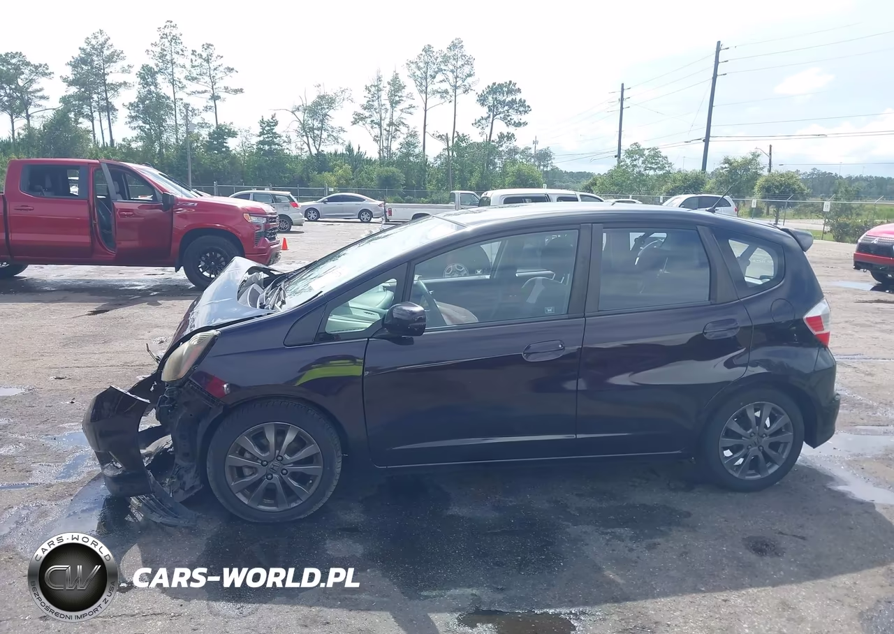 2013 Honda Fit Sport VIN:JHMGE8H58DC001608 - 14