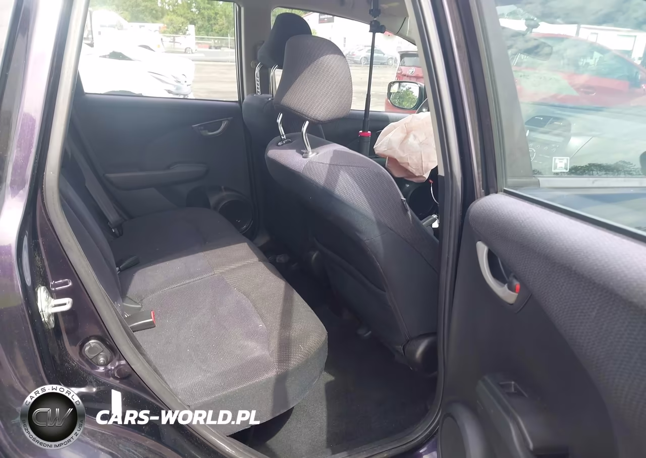 2013 Honda Fit Sport VIN:JHMGE8H58DC001608 - 8