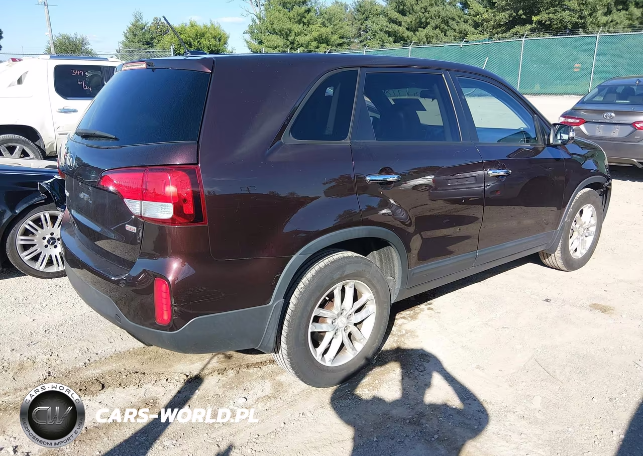 2015 Kia Sorento Lx VIN:5XYKT3A60FG629362 - 4
