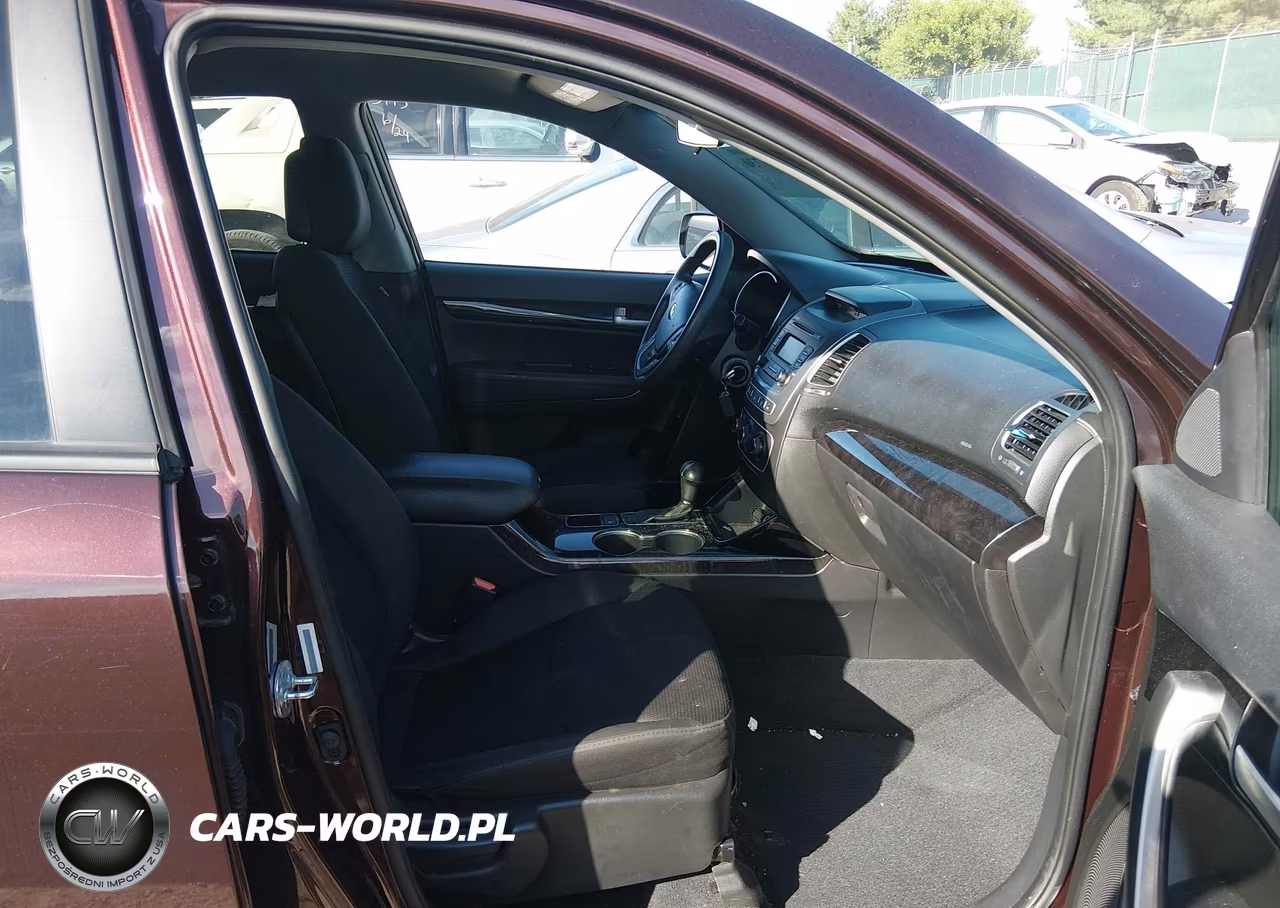 2015 Kia Sorento Lx VIN:5XYKT3A60FG629362 - 5