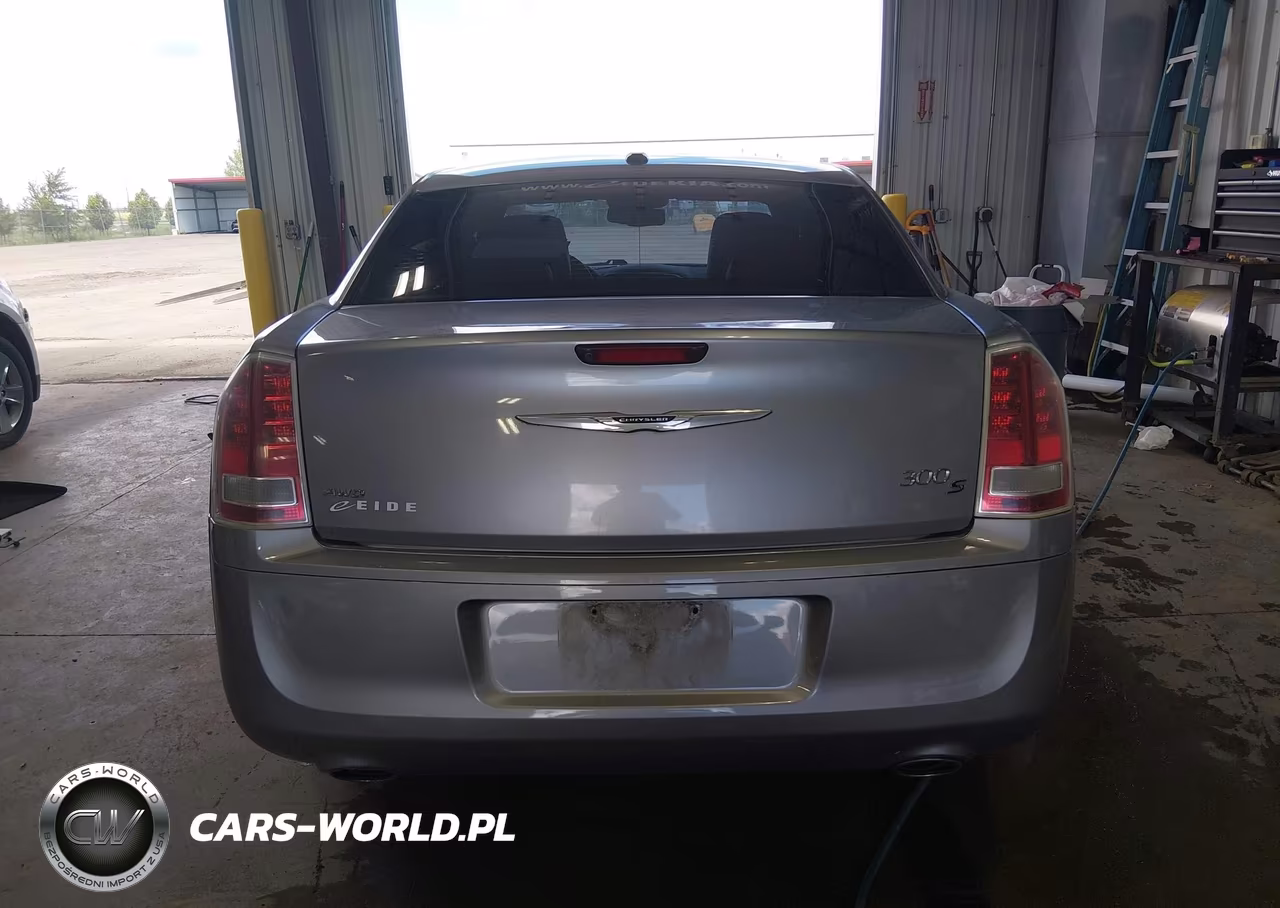 2013 Chrysler 300 300S VIN:2C3CCAGT7DH739530 - 17