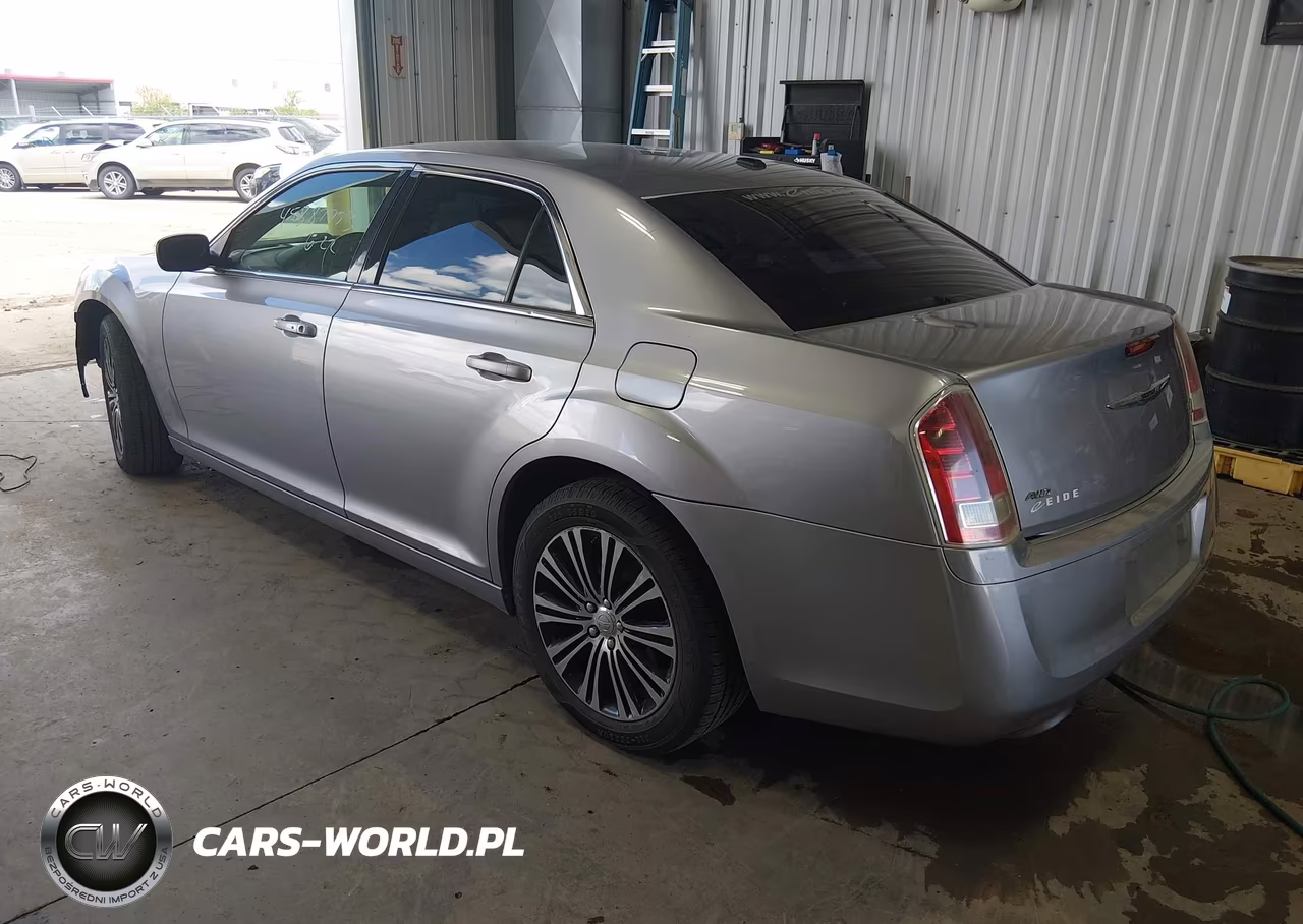 2013 Chrysler 300 300S VIN:2C3CCAGT7DH739530 - 3