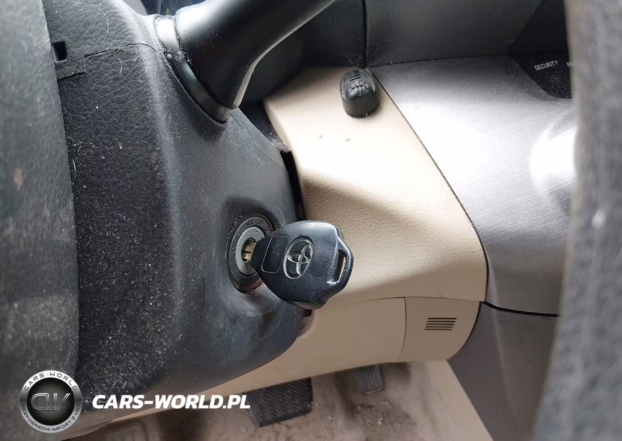 2011 Toyota Rav4 VIN:2T3ZF4DV8BW096879 - 11