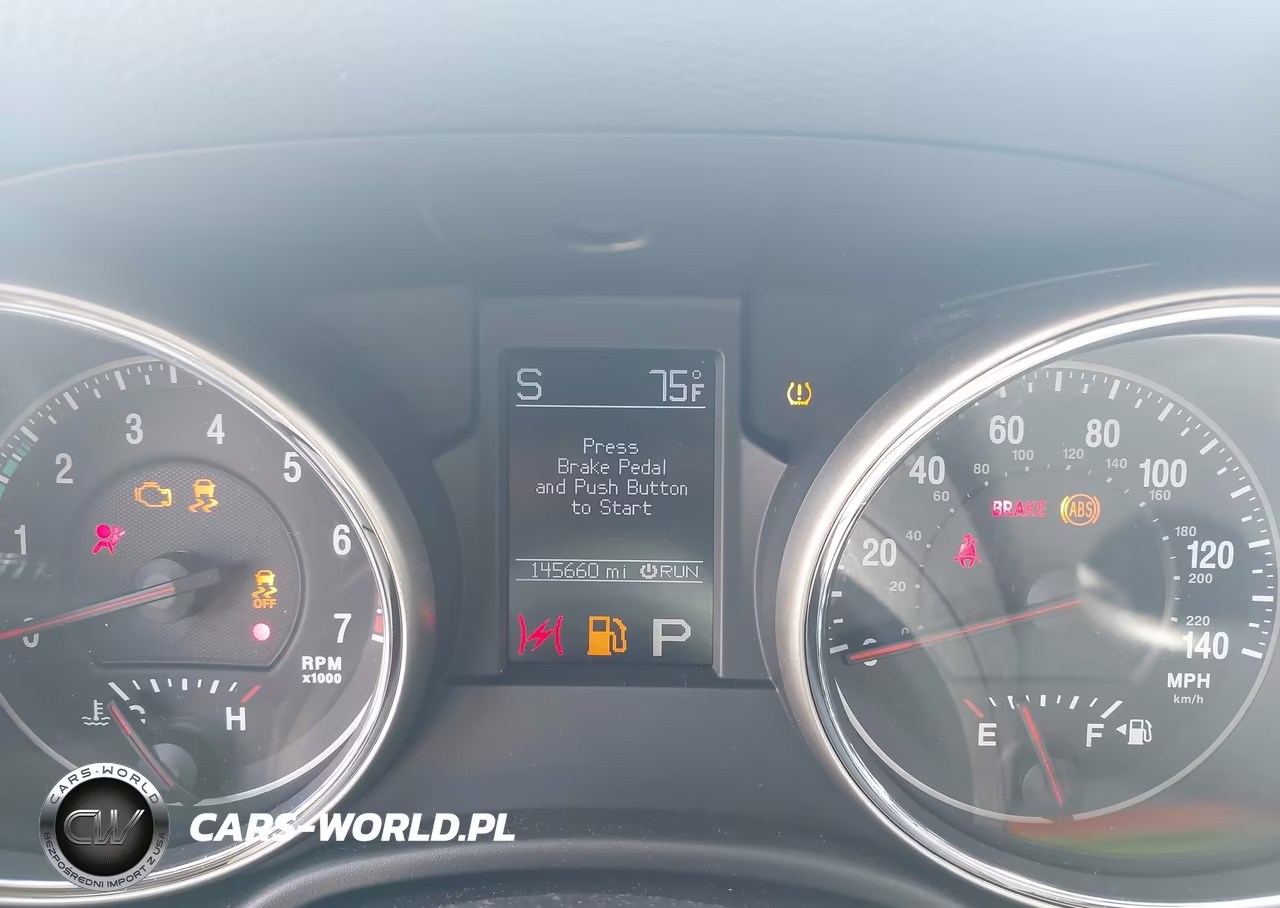 2012 Jeep Grand Cherokee Laredo VIN:1C4RJFAG8CC245103 - 7