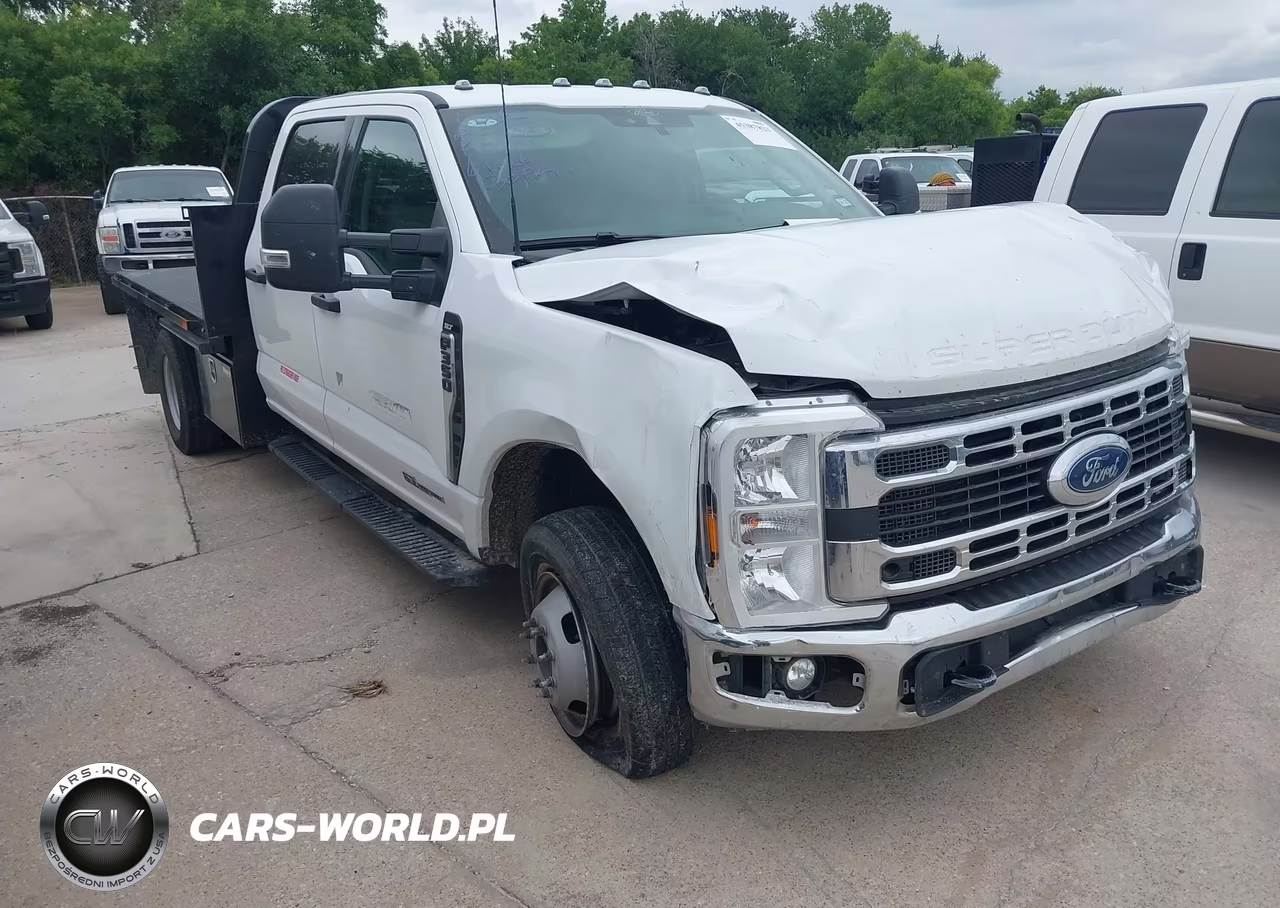 2025 Ford F-350 Chassis Xlt – zdjęcie 1 z 15