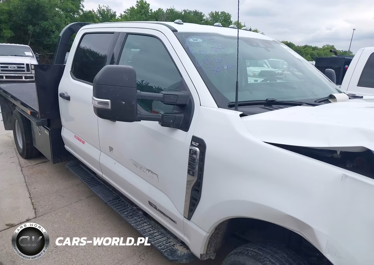 2025 Ford F-350 Chassis Xlt VIN:1FD8W3HTXSEC98186 - 13