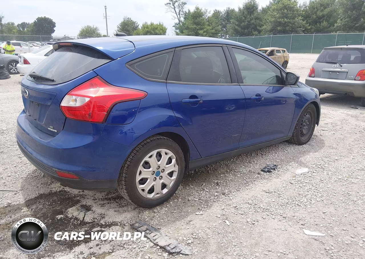 2012 Ford Focus Se VIN:1FAHP3K24CL447499 - 4