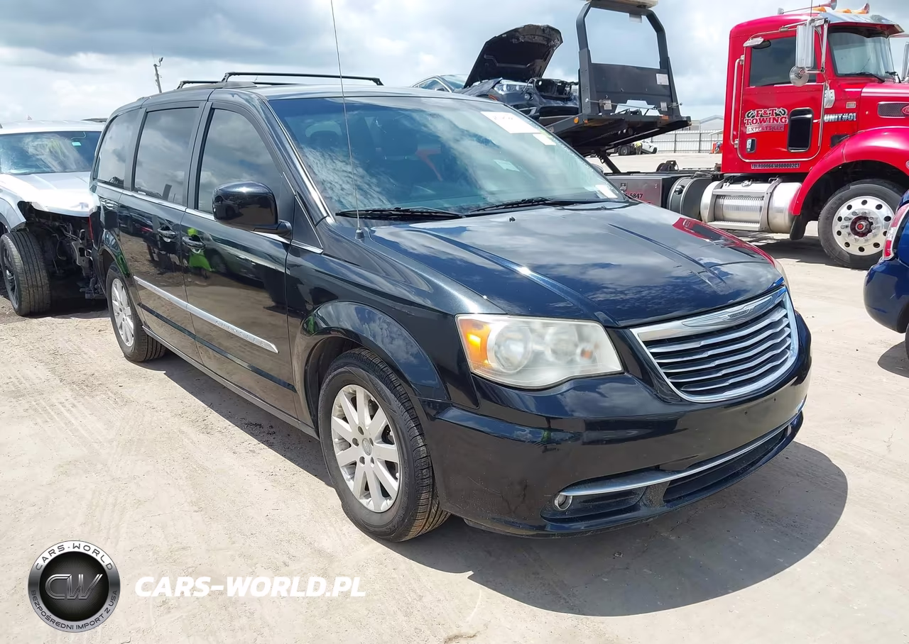 2013 Chrysler Town & Country Touring – zdjęcie 1 z 10