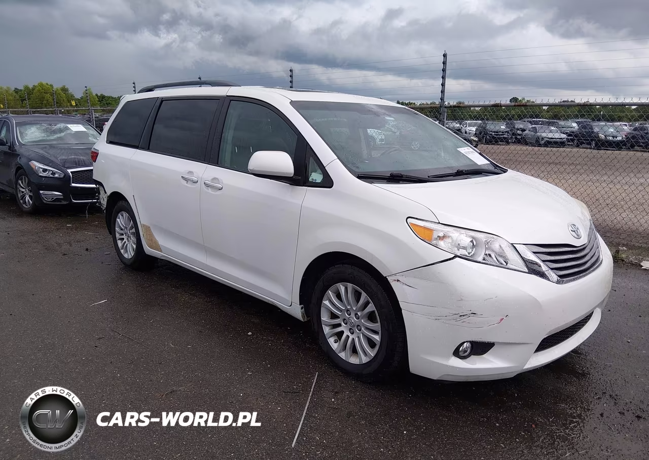 2015 Toyota Sienna Xle 8 Passenger – zdjęcie 1 z 17
