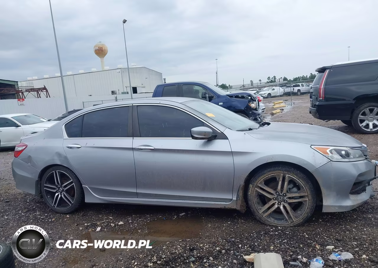 2017 Honda Accord Sport VIN:1HGCR2F58HA117172 - 13