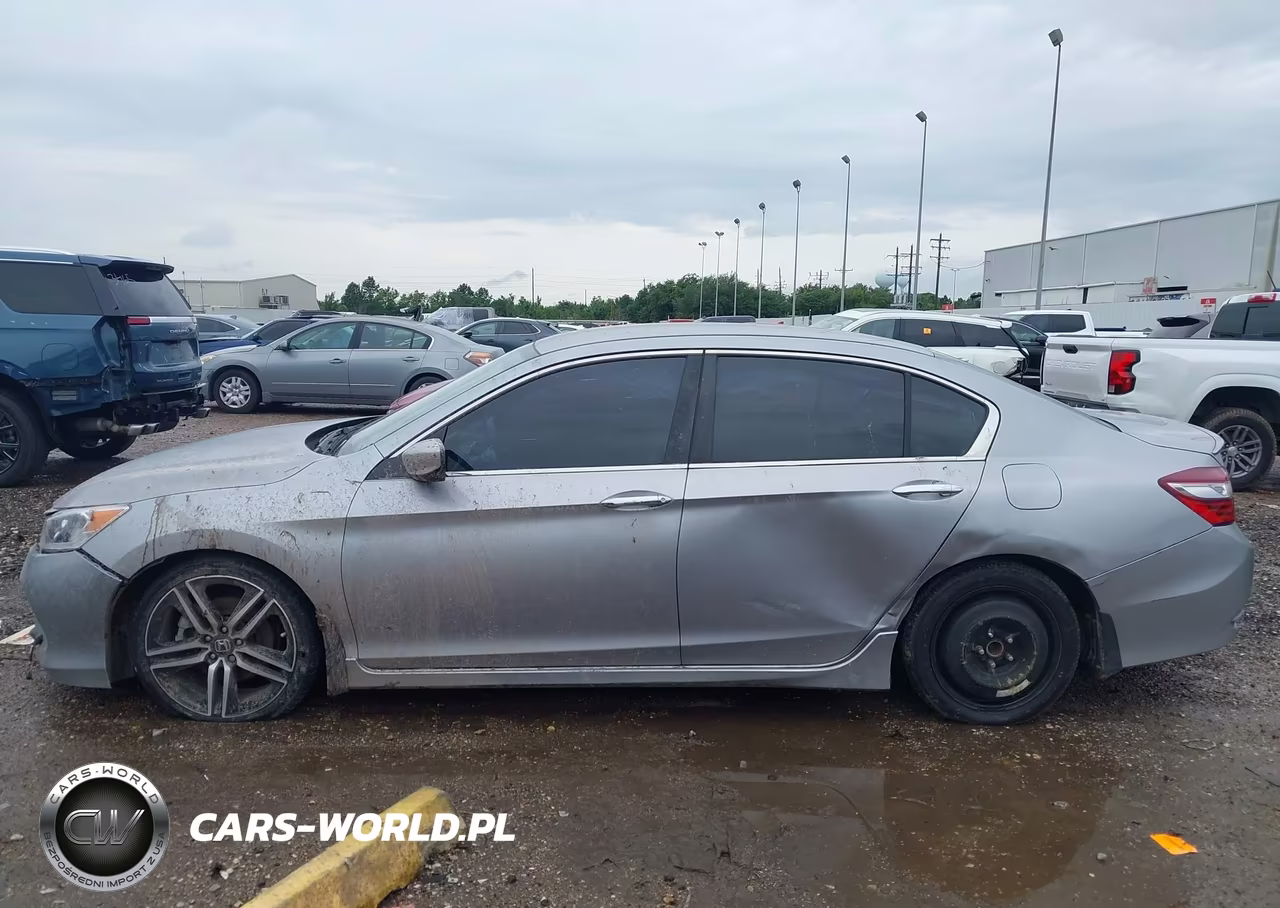 2017 Honda Accord Sport VIN:1HGCR2F58HA117172 - 14