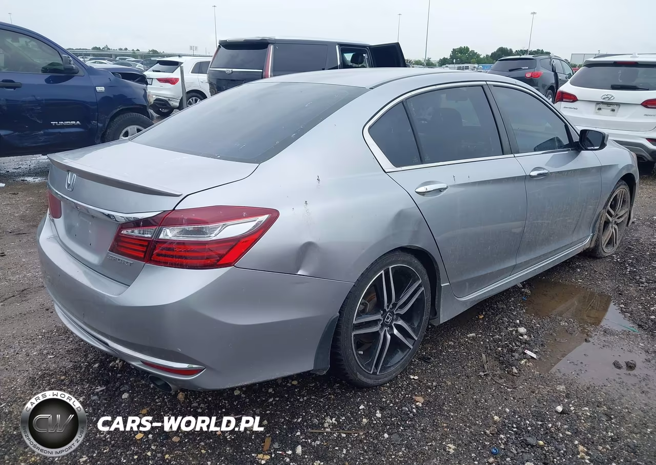 2017 Honda Accord Sport VIN:1HGCR2F58HA117172 - 4