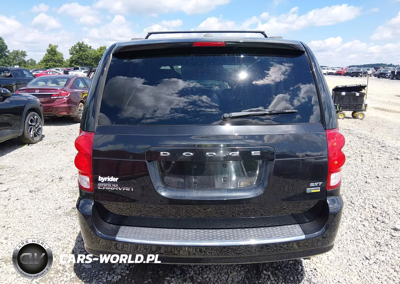 2018 Dodge Grand Caravan Sxt VIN:2C4RDGCG4JR300810 - 16