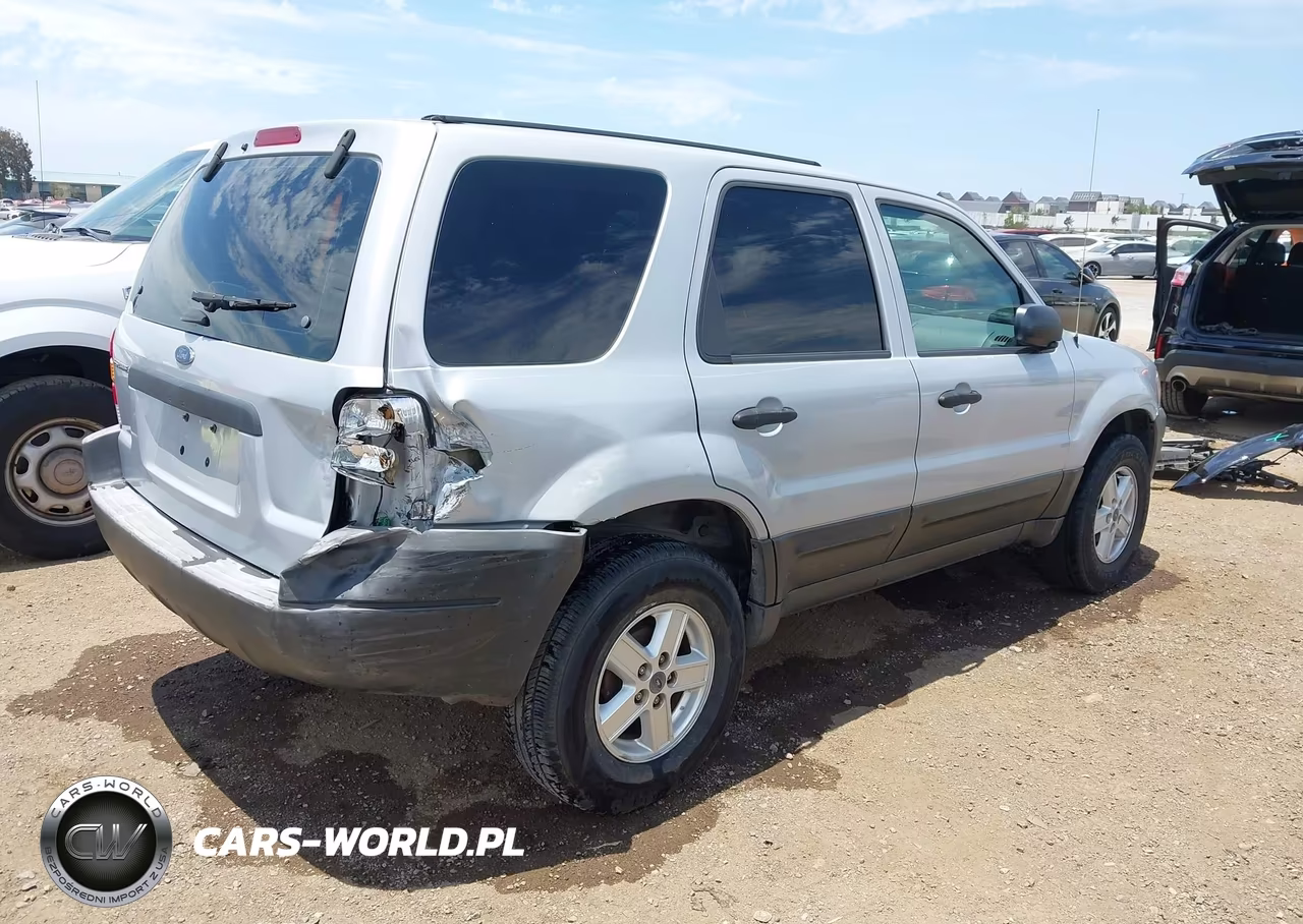 2003 Ford Escape Xls VIN:1FMYU021X3KD19598 - 4