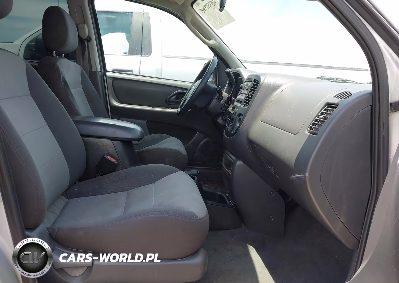 2003 Ford Escape Xls VIN:1FMYU021X3KD19598 - 5