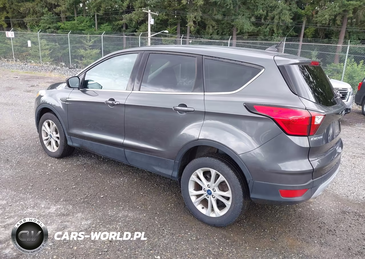 2019 Ford Escape Se VIN:1FMCU9GD8KUA65815 - 3