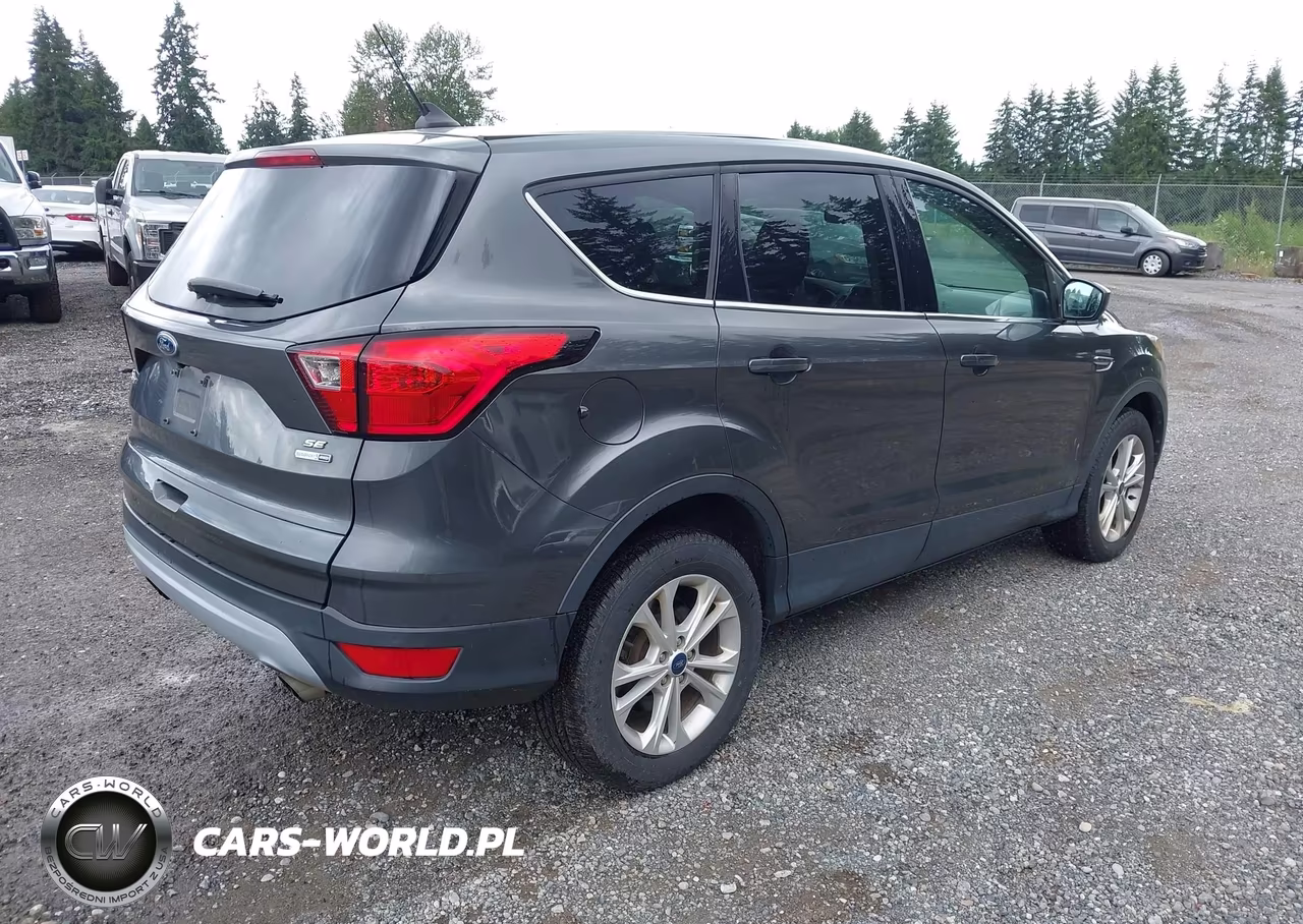 2019 Ford Escape Se VIN:1FMCU9GD8KUA65815 - 4