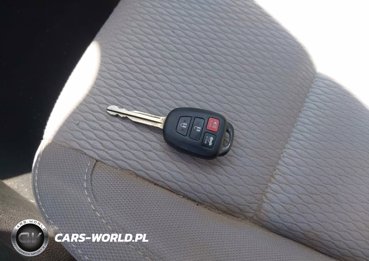 2015 Toyota Corolla Le VIN:5YFBURHE9FP333653 - 11
