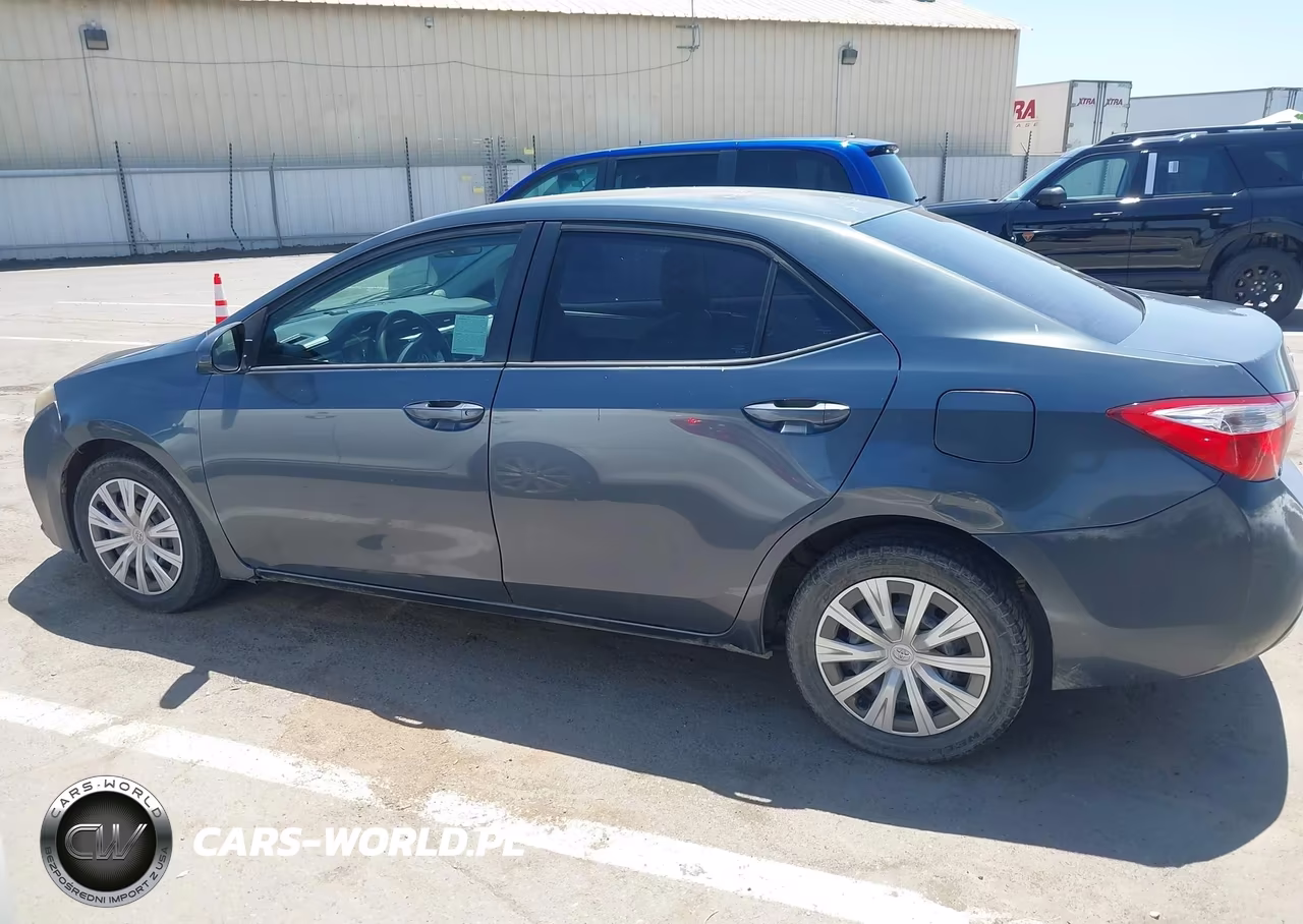 2015 Toyota Corolla Le VIN:5YFBURHE9FP333653 - 14