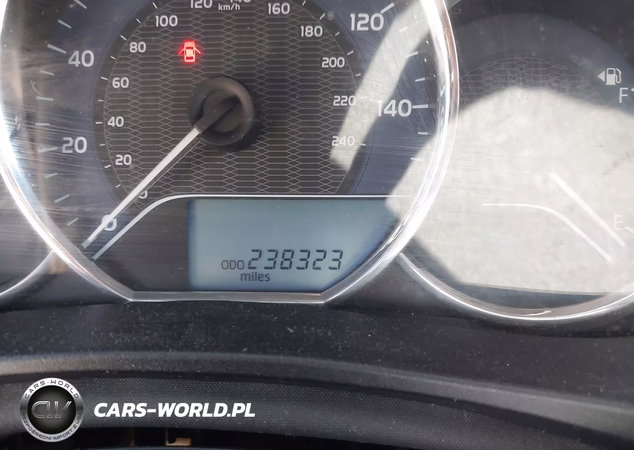 2015 Toyota Corolla Le VIN:5YFBURHE9FP333653 - 15