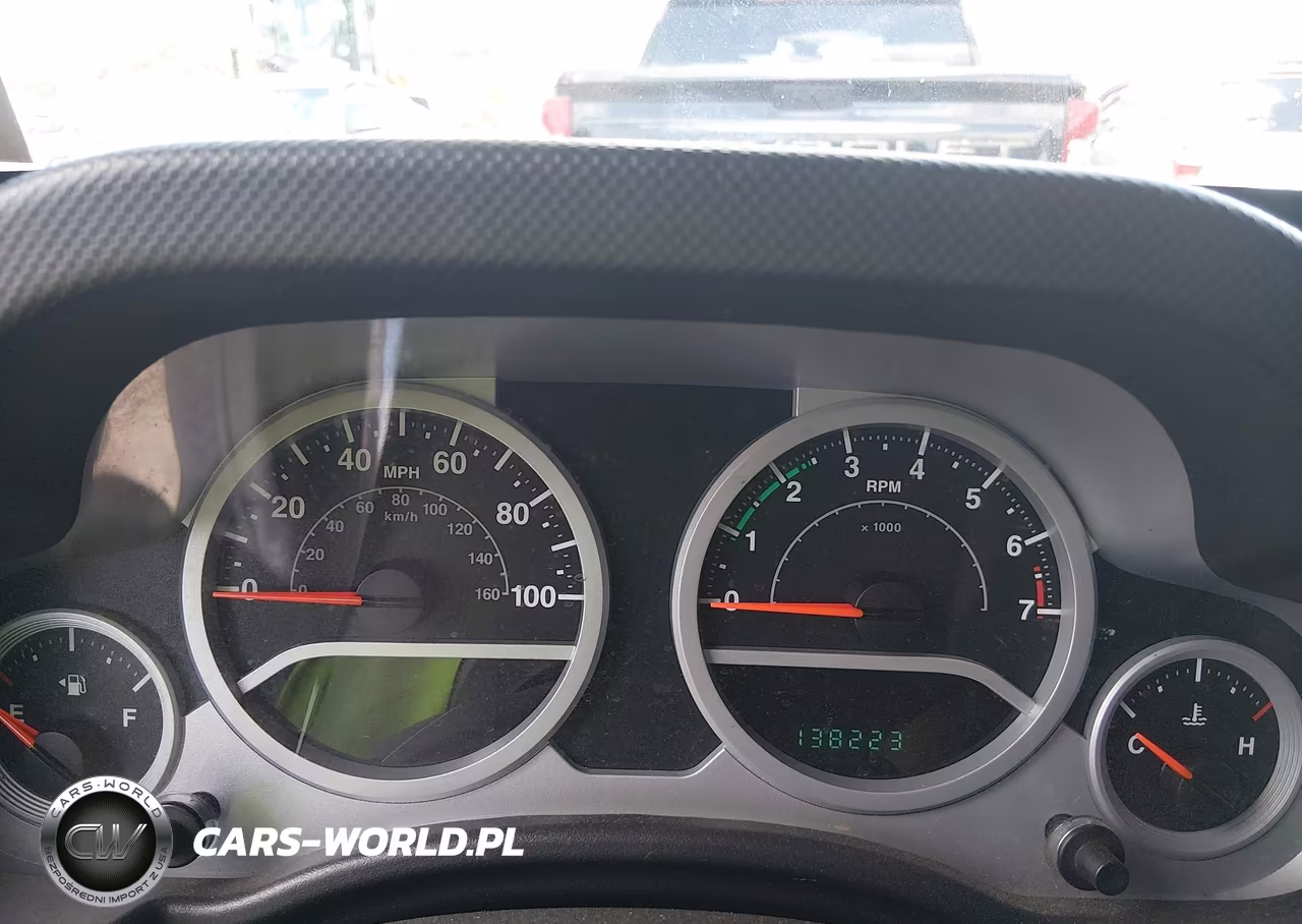 2009 Jeep Wrangler Unlimited Sahara VIN:1J4GA59129L709085 - 7