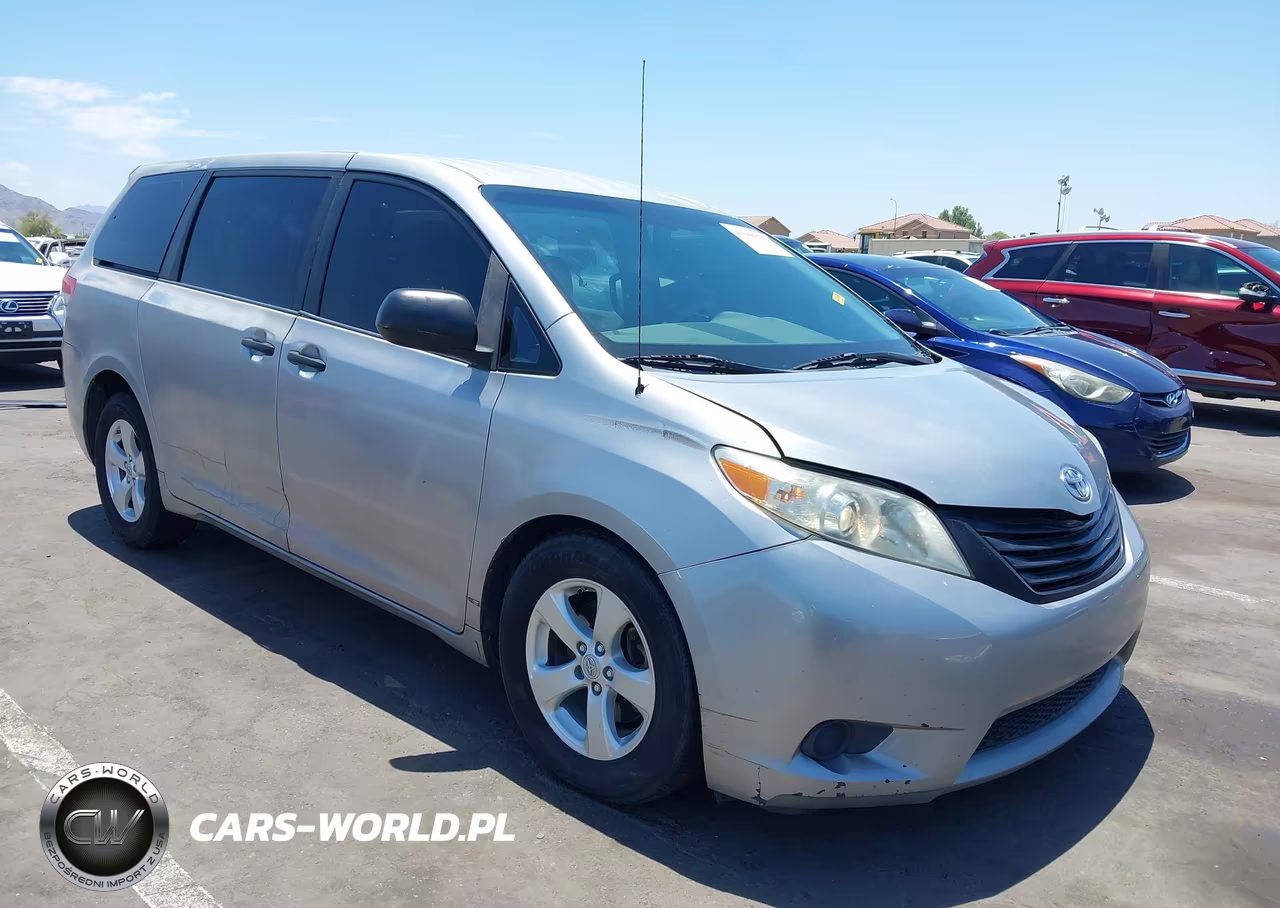 2012 Toyota Sienna Base V6 7 Passenger