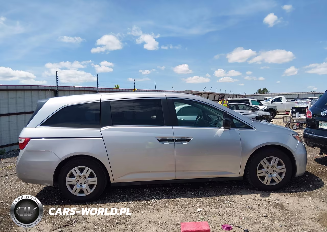 2013 Honda Odyssey Lx VIN:5FNRL5H28DB028816 - 13