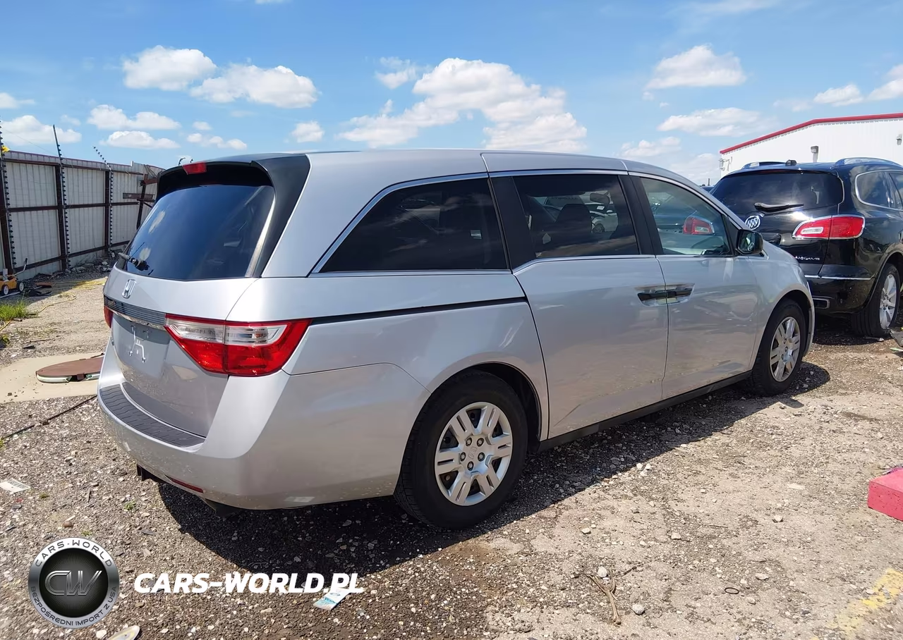 2013 Honda Odyssey Lx VIN:5FNRL5H28DB028816 - 4