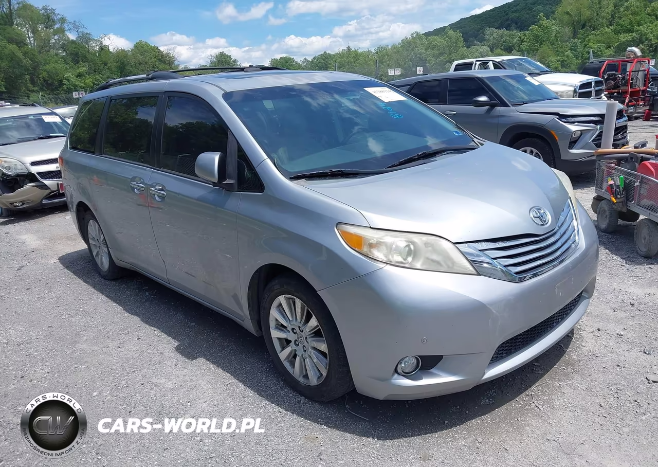 2011 Toyota Sienna Limited – zdjęcie 1 z 16