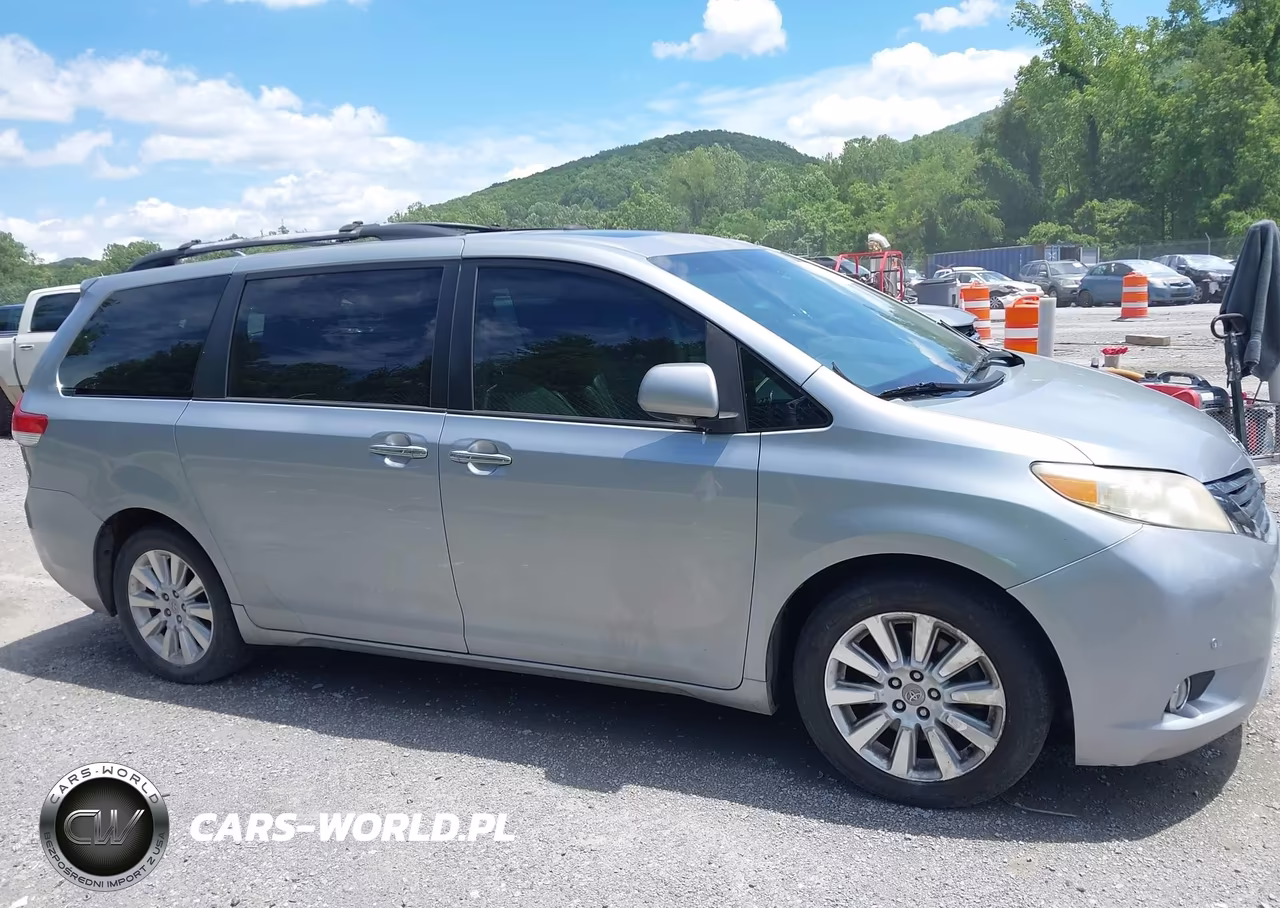 2011 Toyota Sienna Limited VIN:5TDDK3DC2BS024253 - 13
