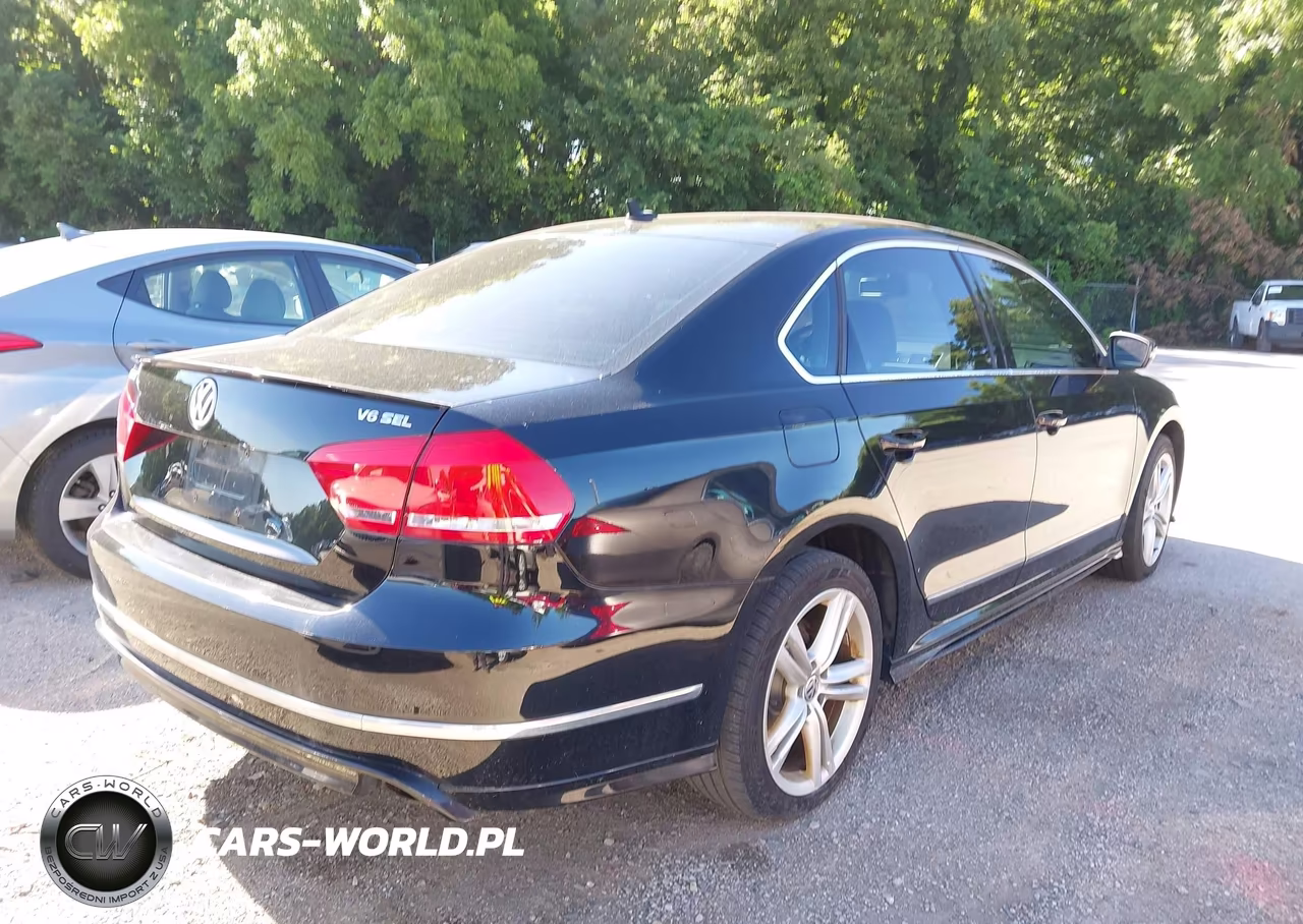 2015 Volkswagen Passat 3.6L V6 Sel Premium VIN:1VWCM7A39FC020190 - 4