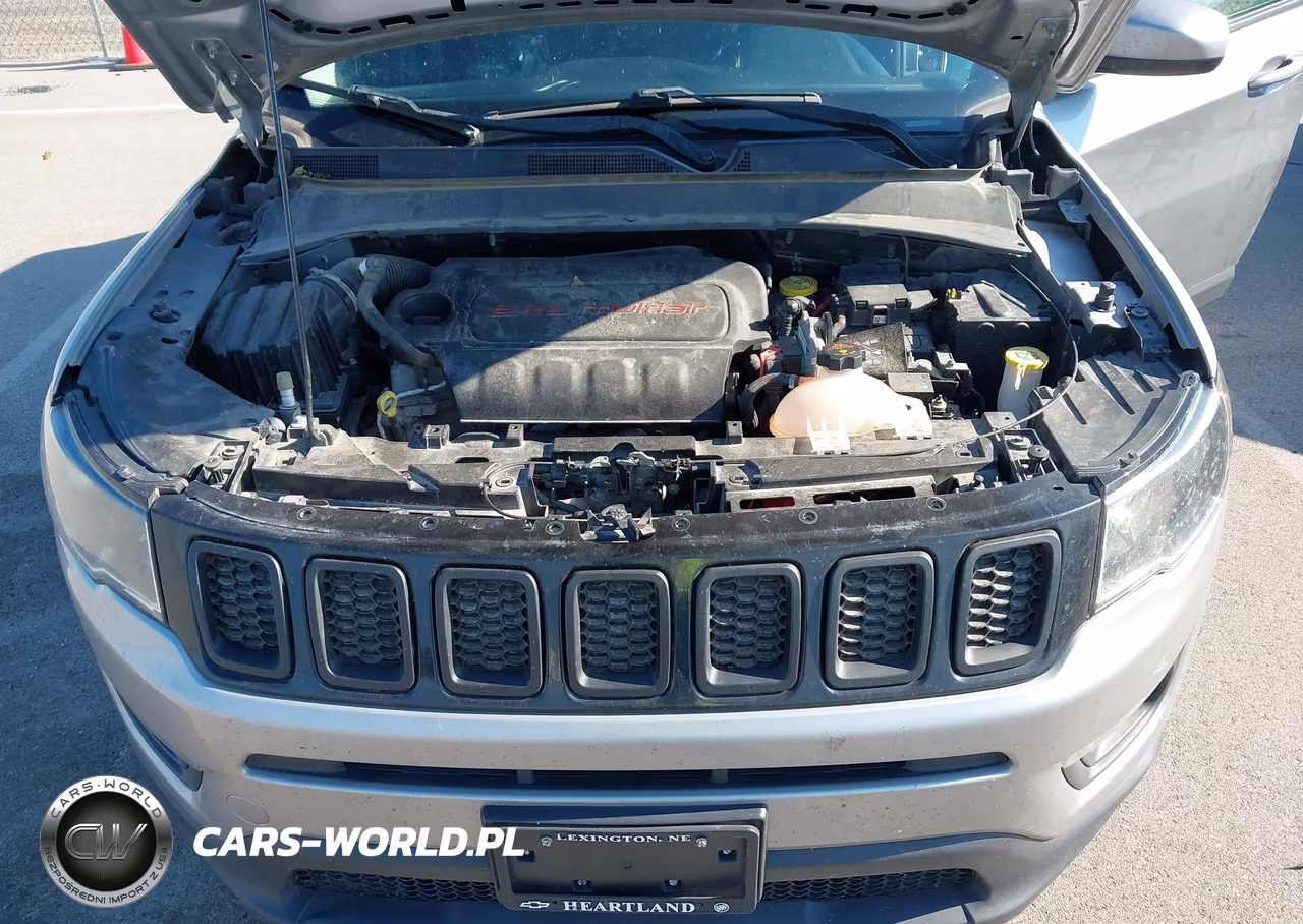 2018 Jeep Compass Latitude 4X4 VIN:3C4NJDBB9JT337425 - 10