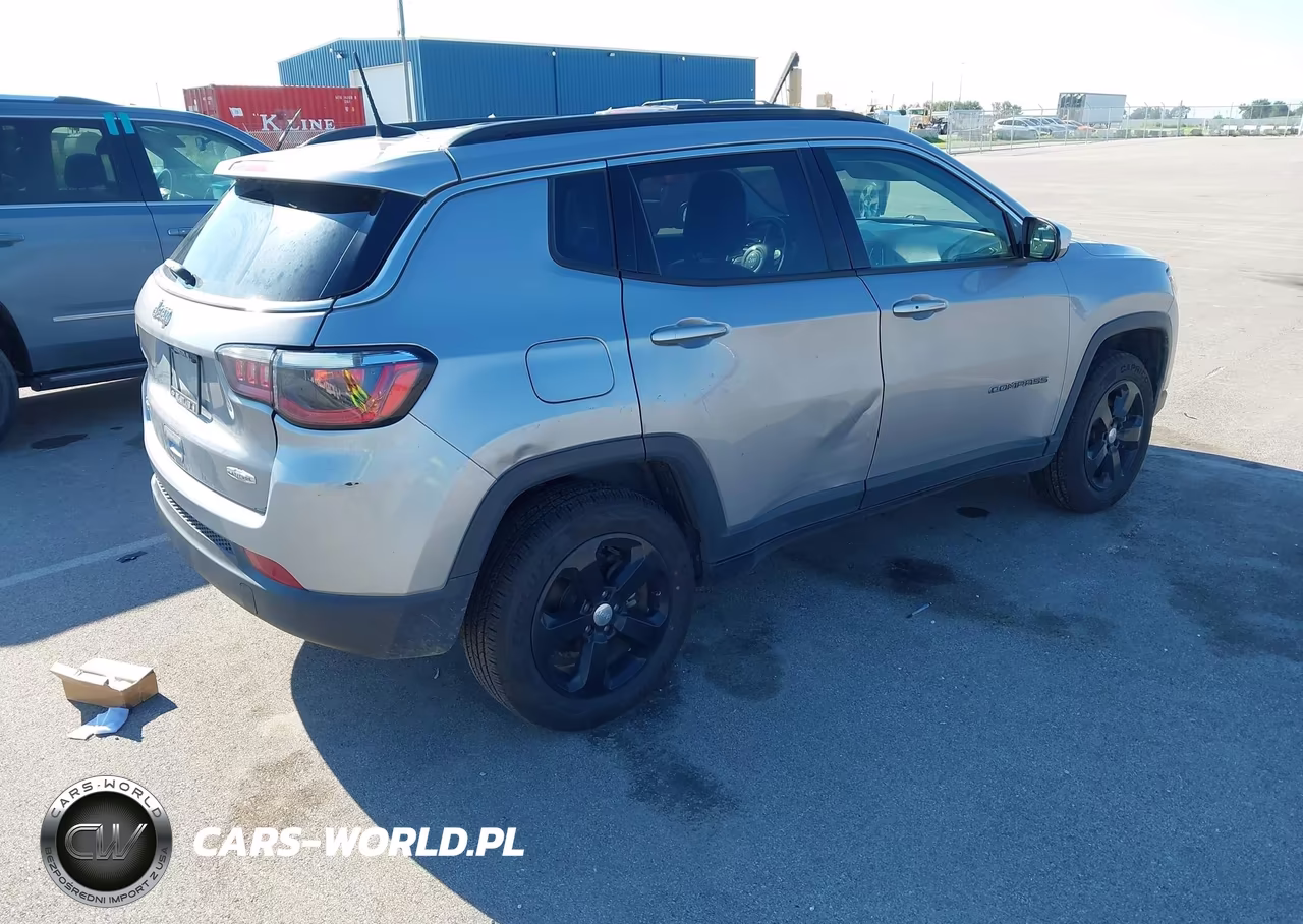 2018 Jeep Compass Latitude 4X4 VIN:3C4NJDBB9JT337425 - 4