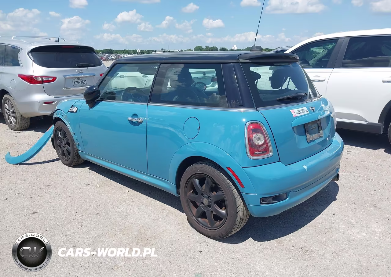 2009 Mini Cooper VIN:WMWMF33579TW76575 - 3
