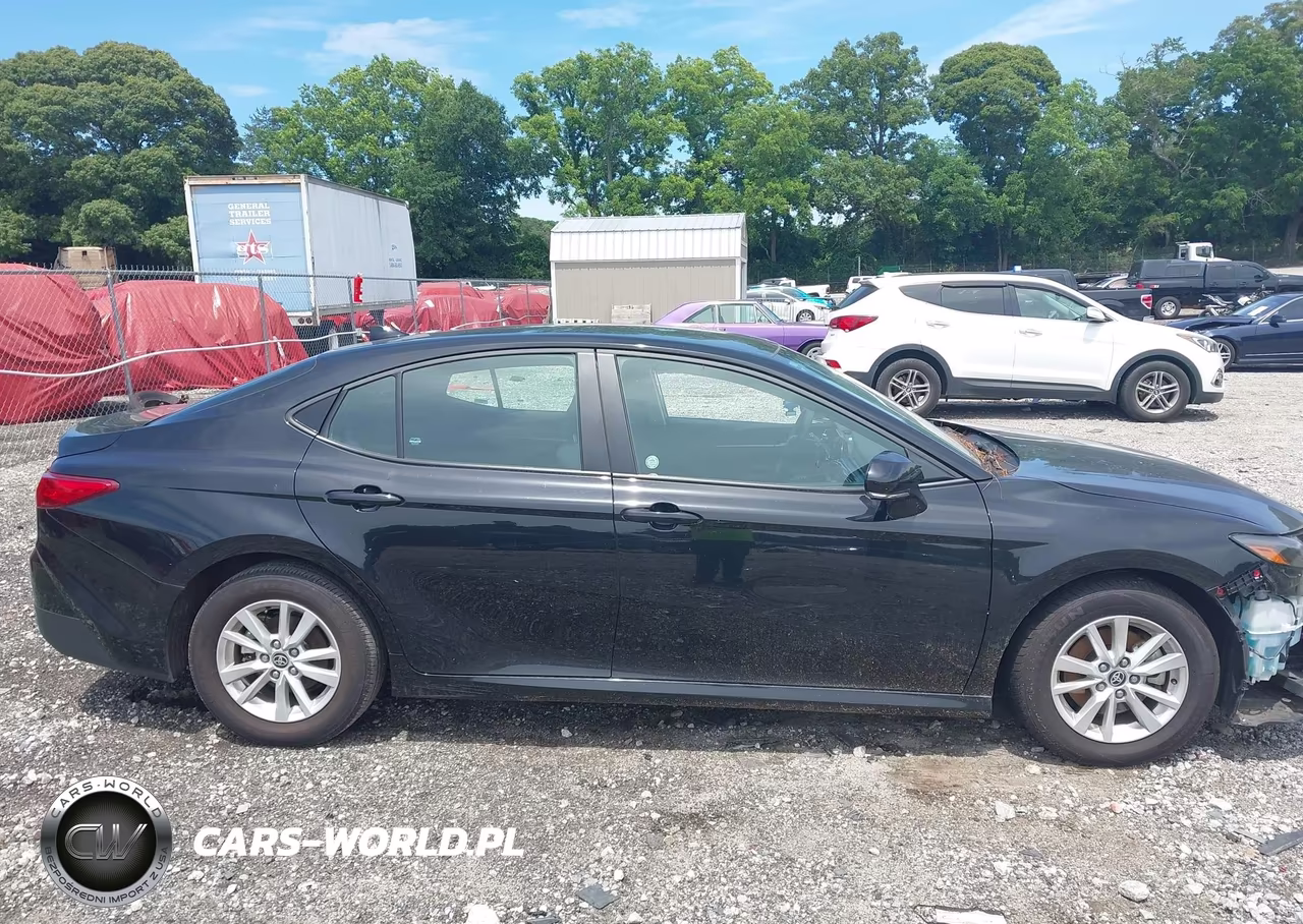 2025 Toyota Camry Le VIN:4T1DAACK7SU513495 - 13