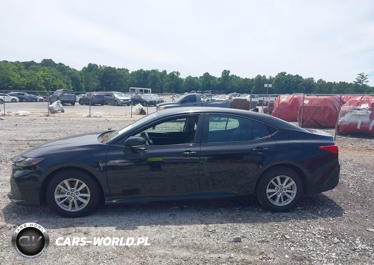 2025 Toyota Camry Le VIN:4T1DAACK7SU513495 - 14