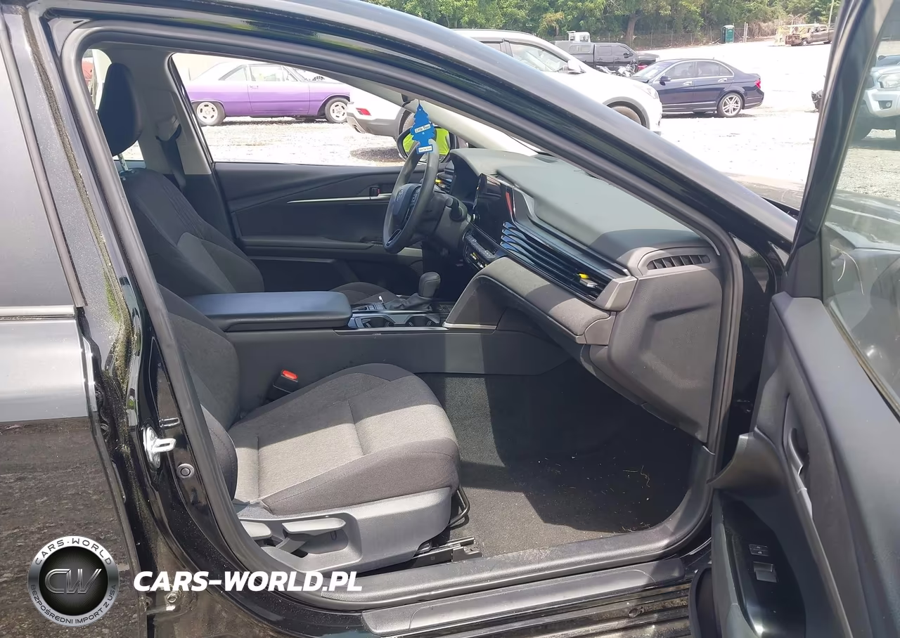 2025 Toyota Camry Le VIN:4T1DAACK7SU513495 - 5