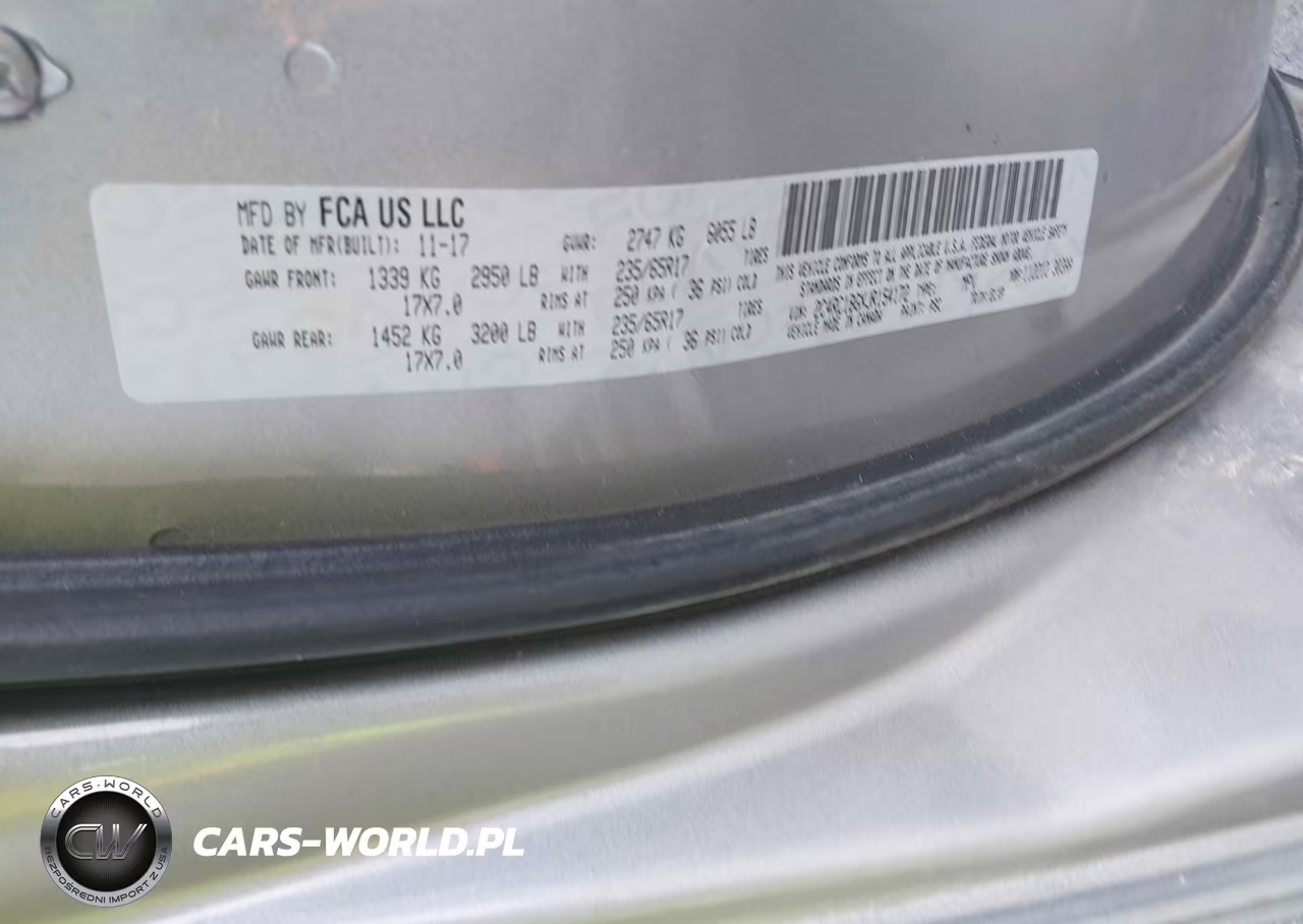 2018 Chrysler Pacifica Touring L VIN:2C4RC1BGXJR154172 - 9