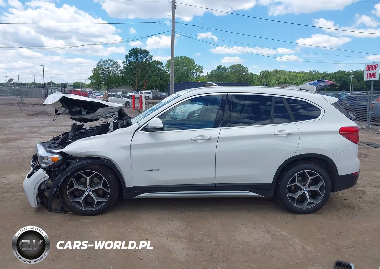 2018 BMW X1 Sdrive28I VIN:WBXHU7C33J5L05313 - 15