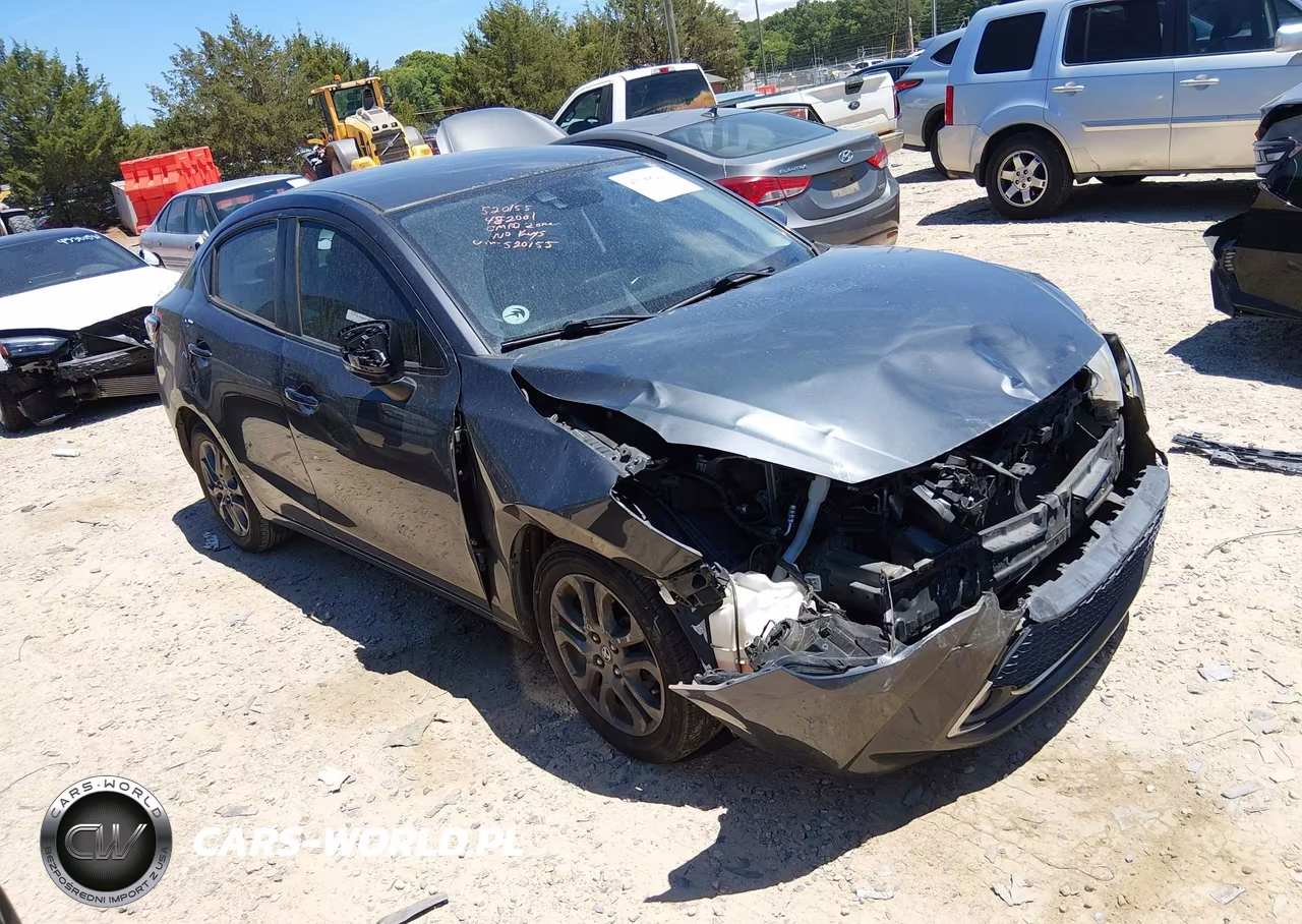 2019 Toyota Yaris Le – zdjęcie 1 z 17