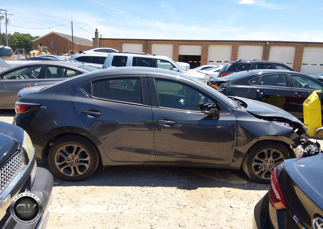 2019 Toyota Yaris Le VIN:3MYDLBYVXKY520155 - 14