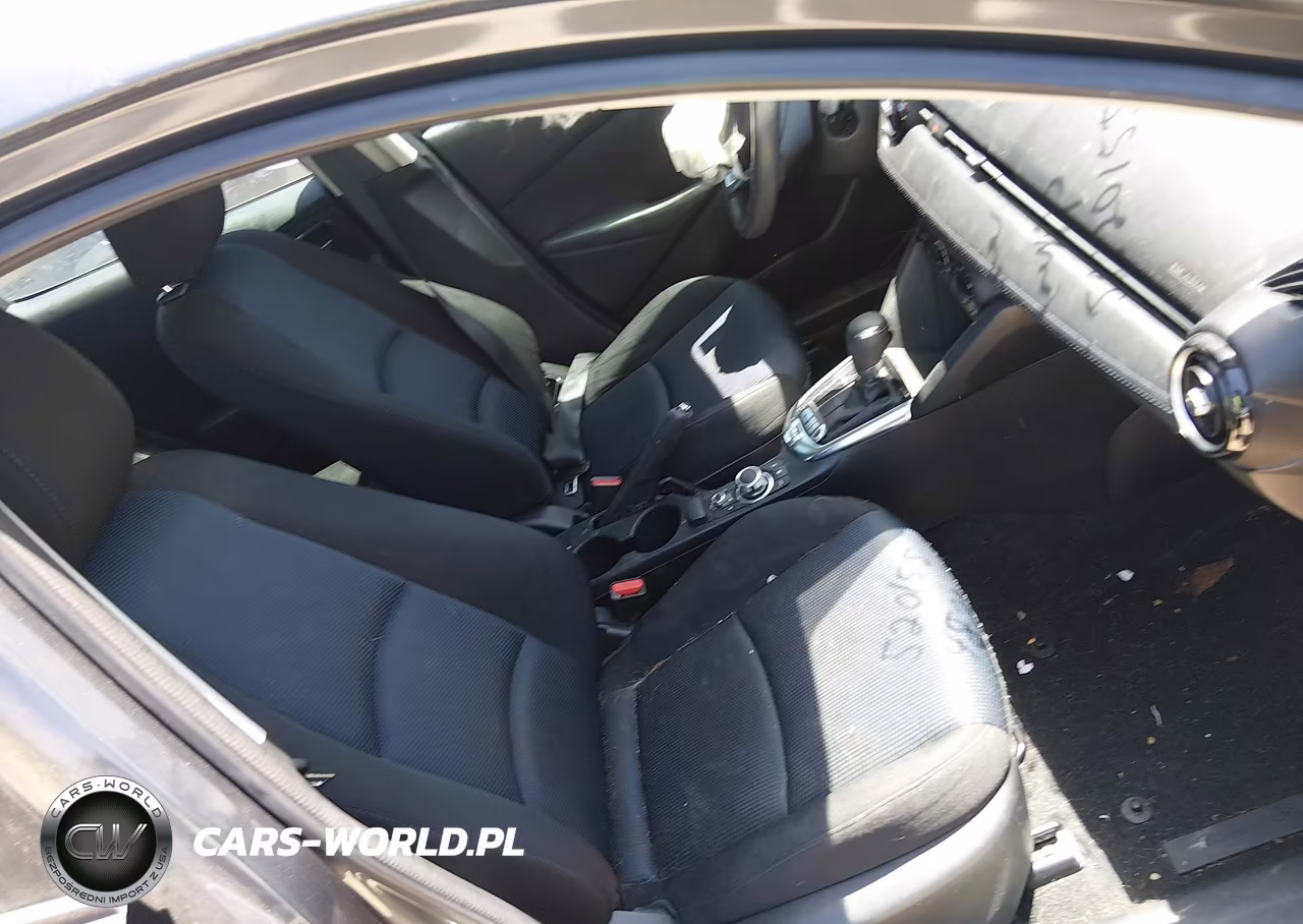 2019 Toyota Yaris Le VIN:3MYDLBYVXKY520155 - 5
