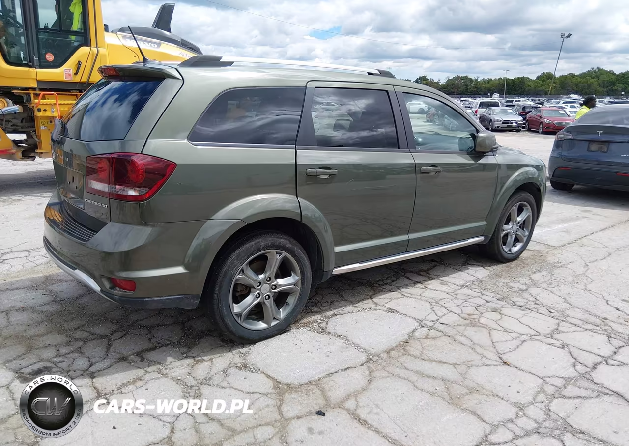 2017 Dodge Journey Crossroad Plus VIN:3C4PDCGB7HT559703 - 4