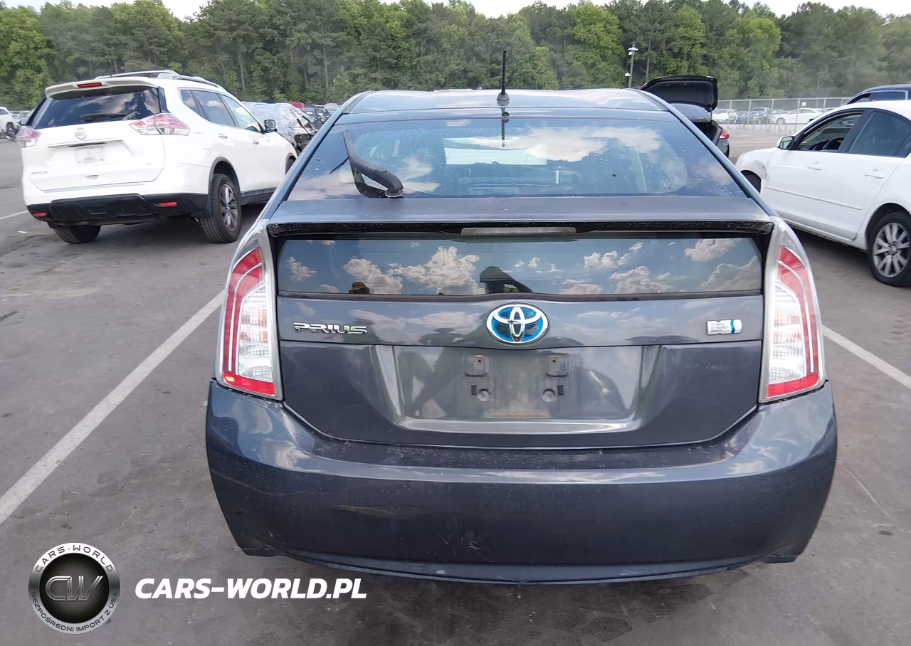 2014 Toyota Prius Two VIN:JTDKN3DU1E0376061 - 16