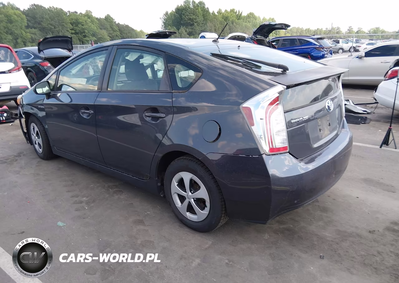 2014 Toyota Prius Two VIN:JTDKN3DU1E0376061 - 3