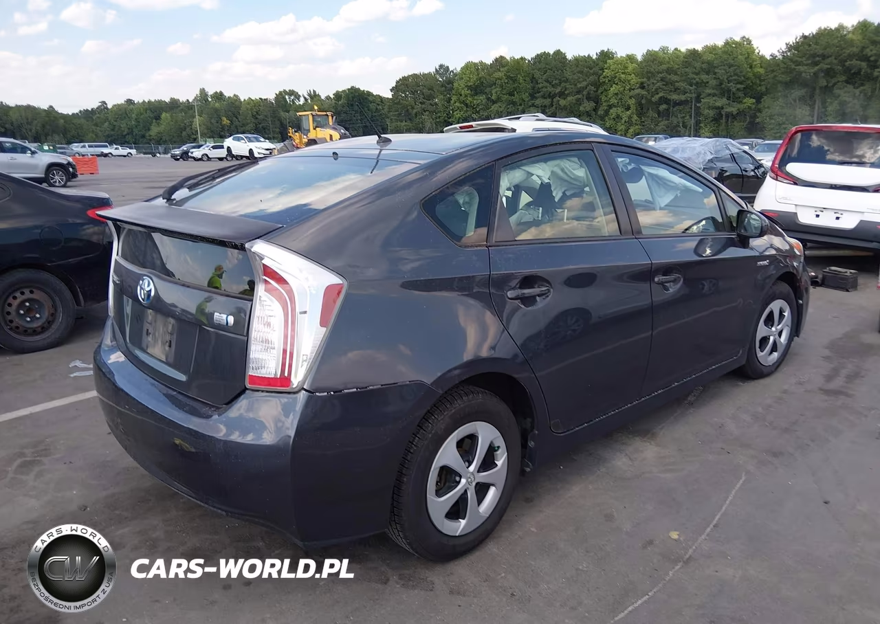 2014 Toyota Prius Two VIN:JTDKN3DU1E0376061 - 4