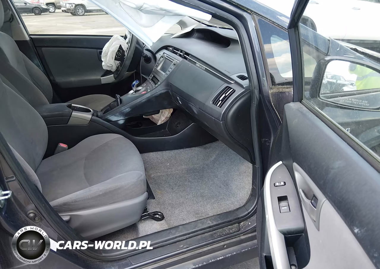 2014 Toyota Prius Two VIN:JTDKN3DU1E0376061 - 5