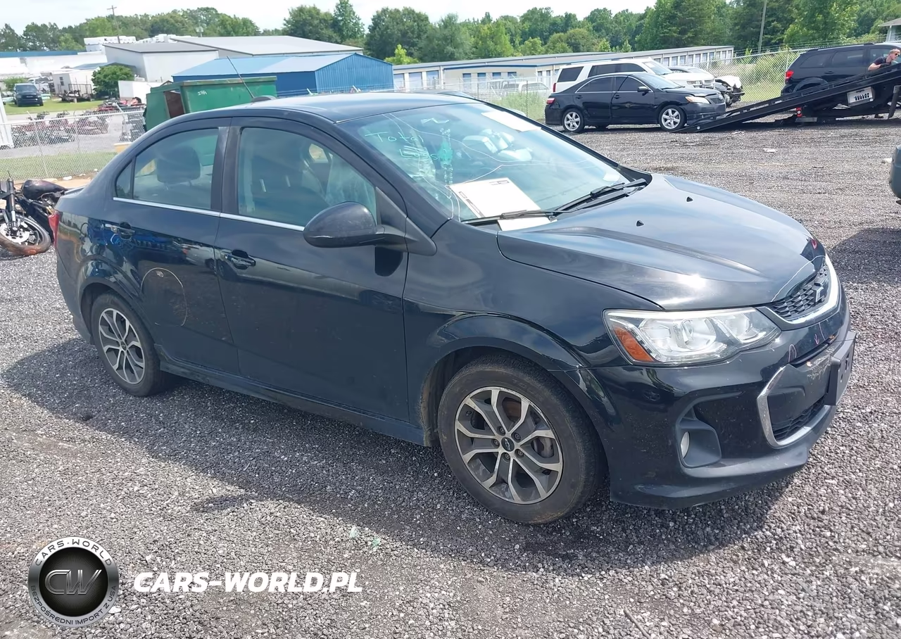 2018 Chevrolet Sonic Lt Auto – zdjęcie 1 z 10
