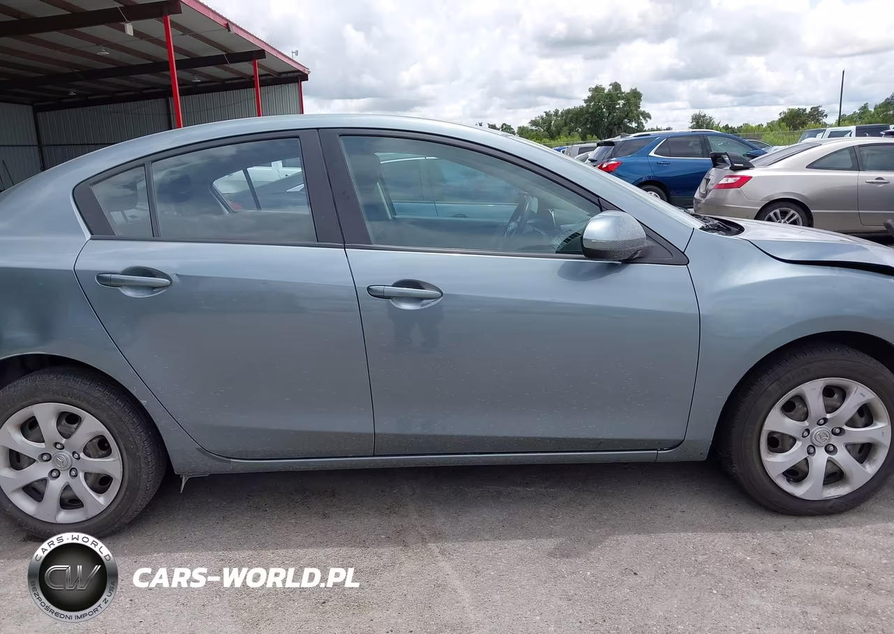 2013 Mazda Mazda3 I Sport VIN:JM1BL1UP2D1753204 - 13